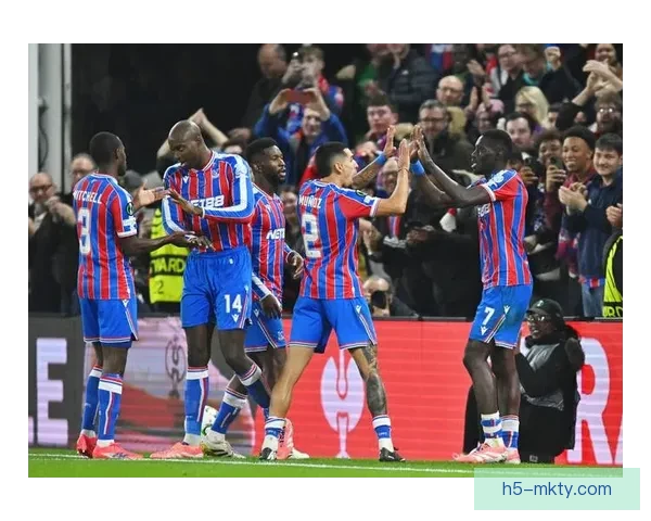 水晶宫半场一球领先萨尔建功